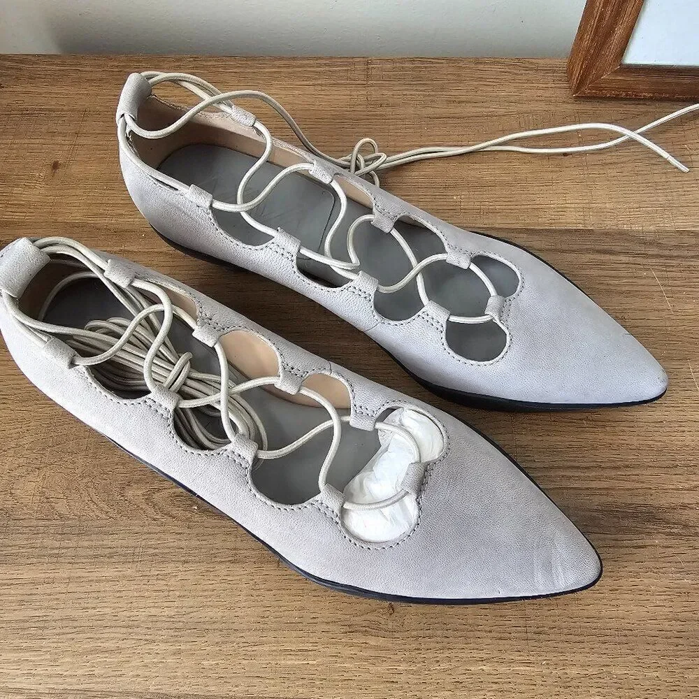 NEVER WORN NAYA POINTY LACED KITTEN HEELS SHOES GREY NUBUCK LEATHER SIZE 6 WOMEN